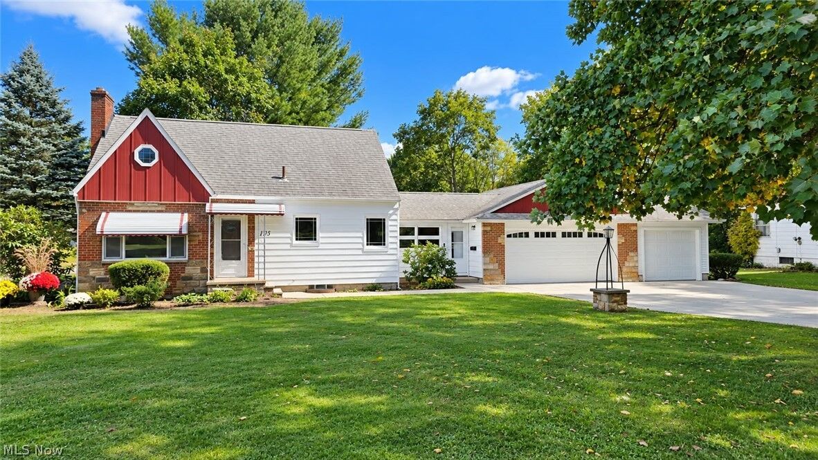 Property Photo:  105 Hale Street  OH 44260 