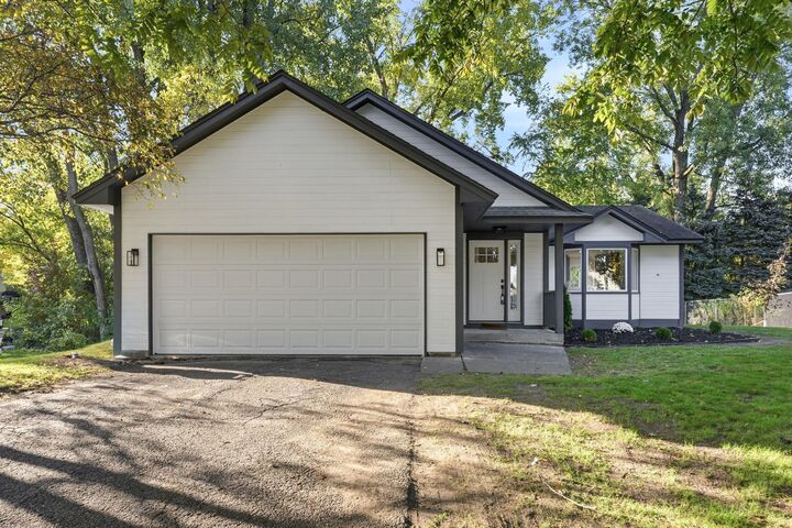 Property Photo:  1862 Fox Run  MN 55038 