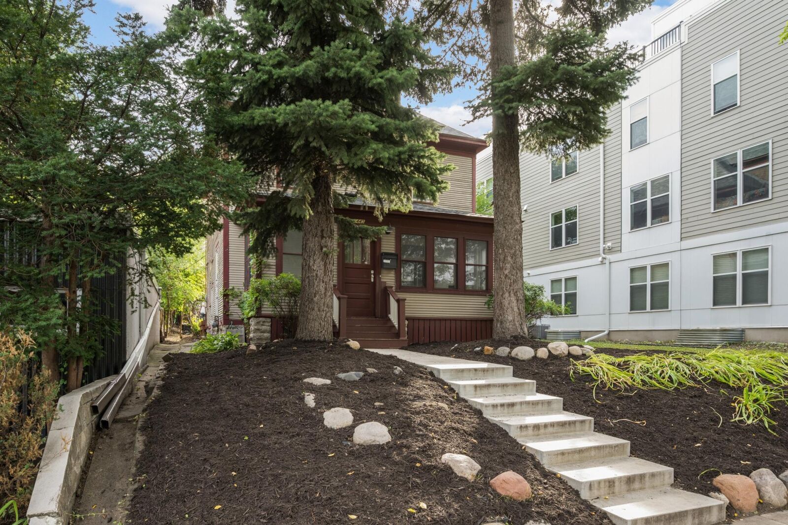 Property Photo:  2445 Lyndale Avenue S  MN 55405 