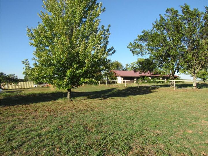 Property Photo:  37304 Lake Road  OK 74801 