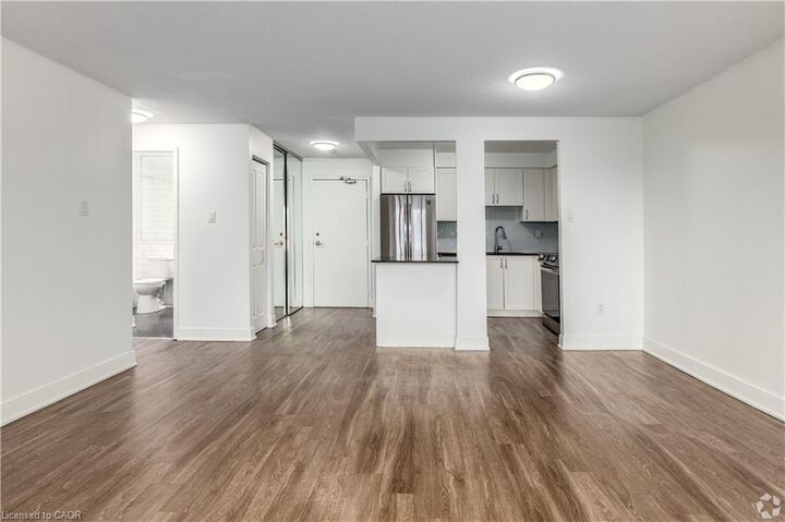 Property Photo:  547 Belmont Avenue 805  ON N2M 5E7 
