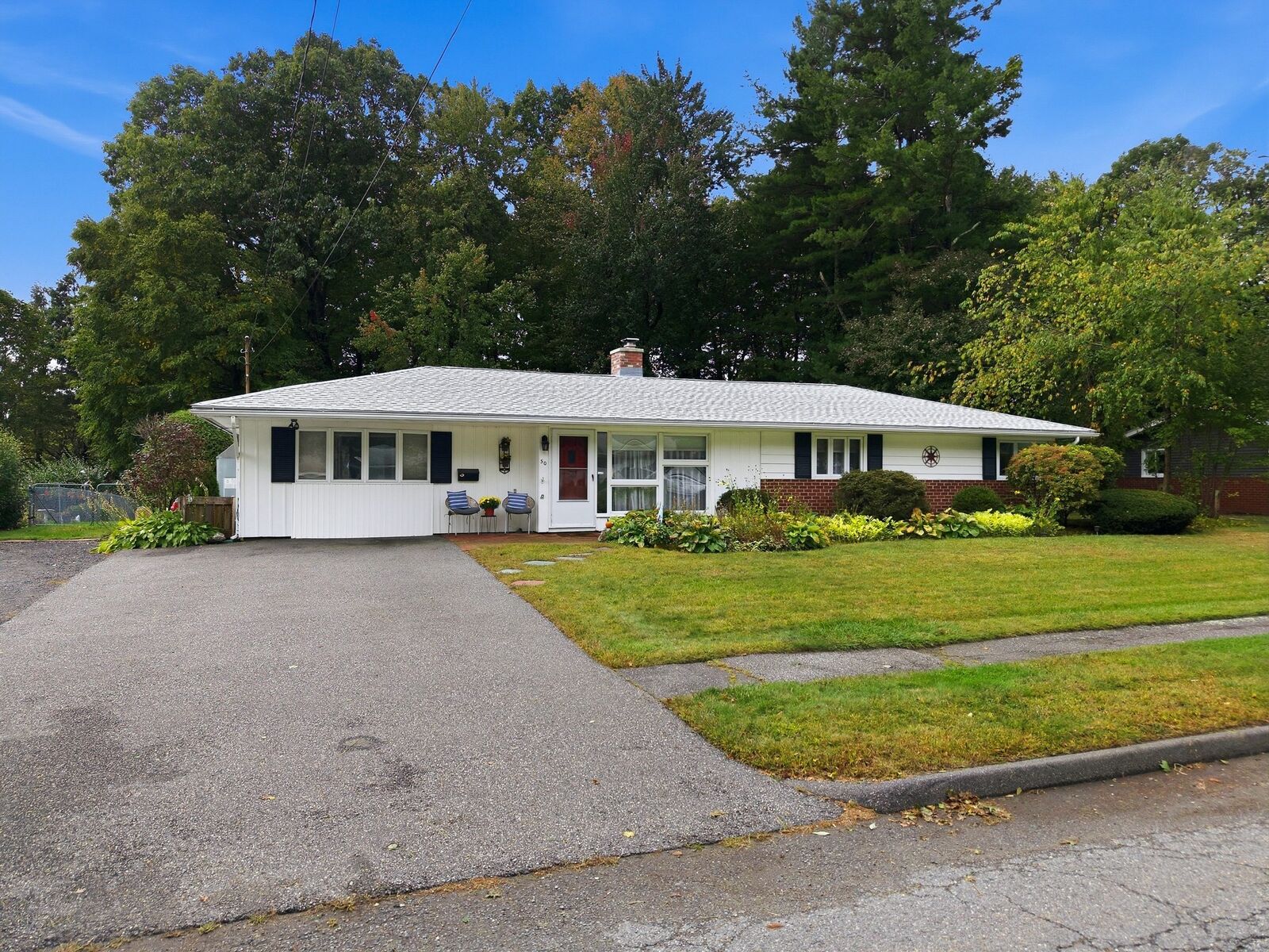 Property Photo: 50 Barry Rd MA 01609