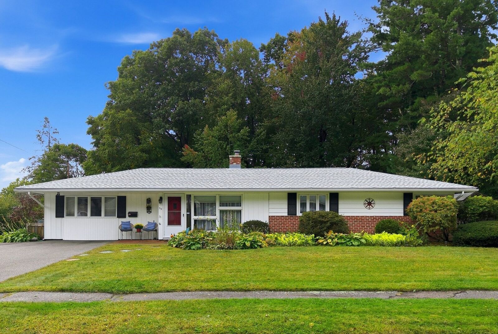Property Photo:  50 Barry Rd  MA 01609 