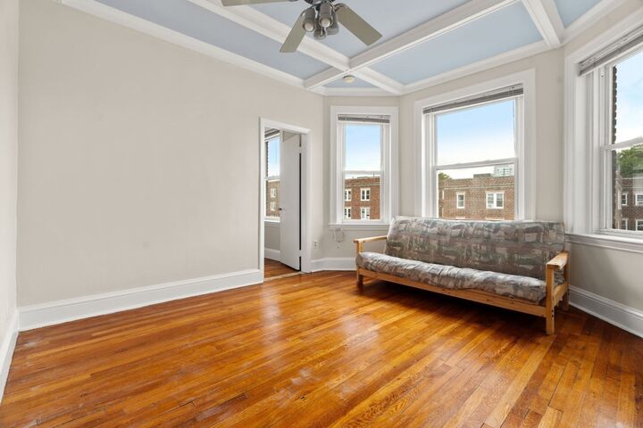 Property Photo: 61 Thatcher St 5A MA 02446