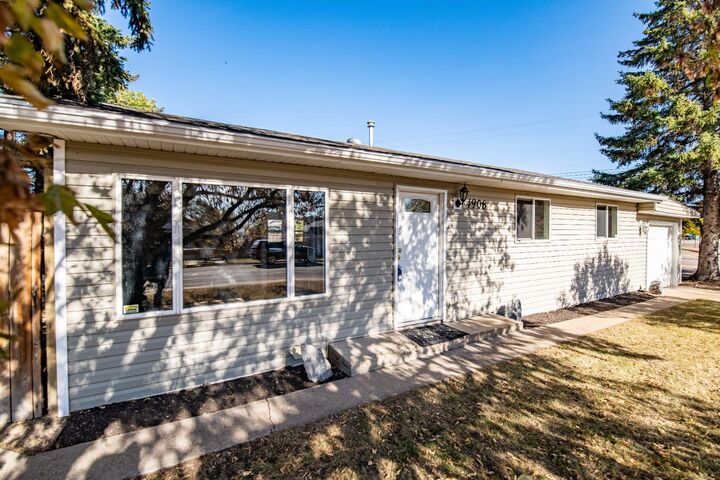 Property Photo:  4908 Moore Street  AB T0M 0J0 
