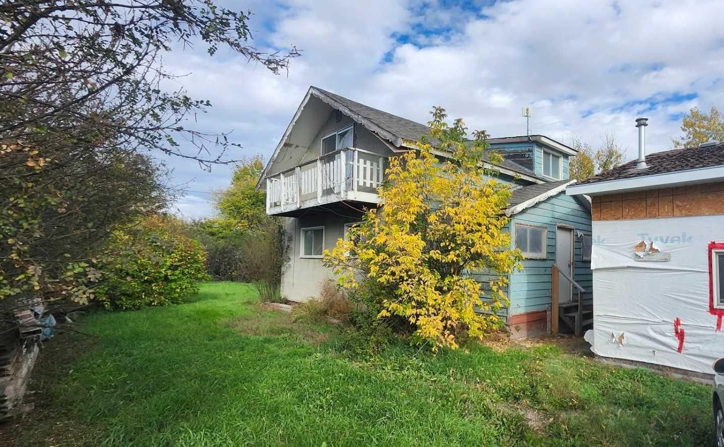 Property Photo:  200 Gleichen Street  AB T0J 1N0 