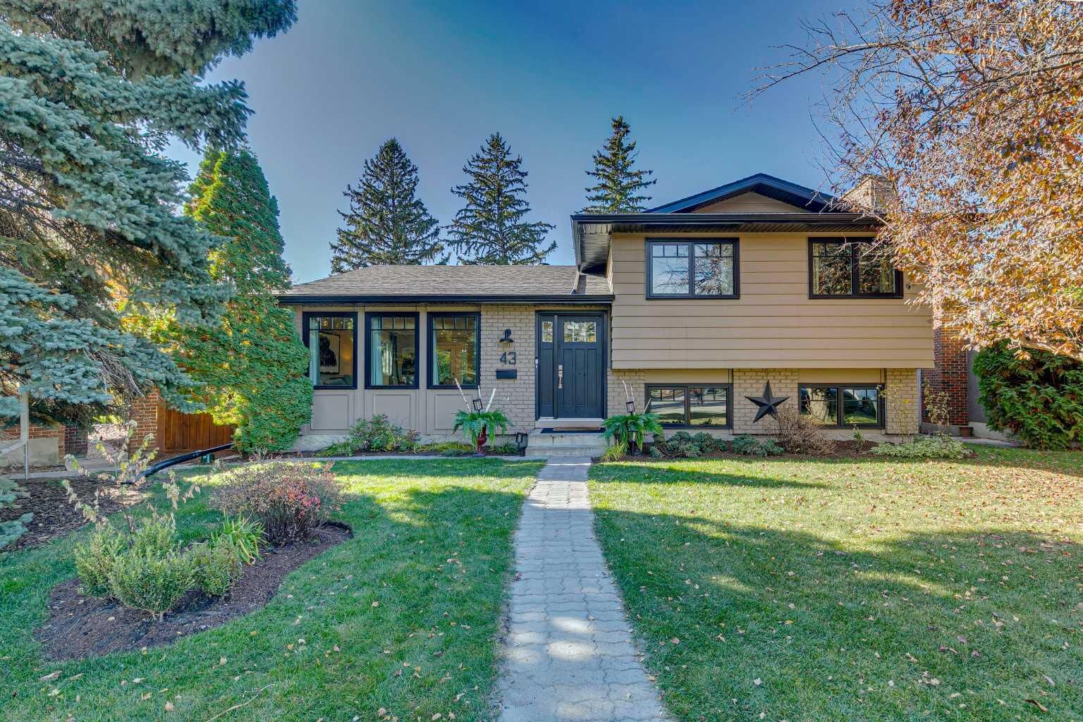 Property Photo:  43 Lake Sundance Place SE  AB T2J 2S9 