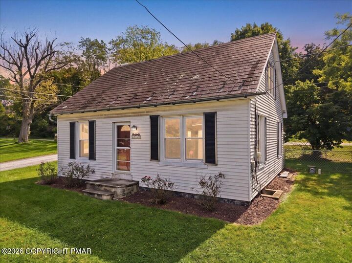 Property Photo:  3744 Redbud Drive  PA 18067 
