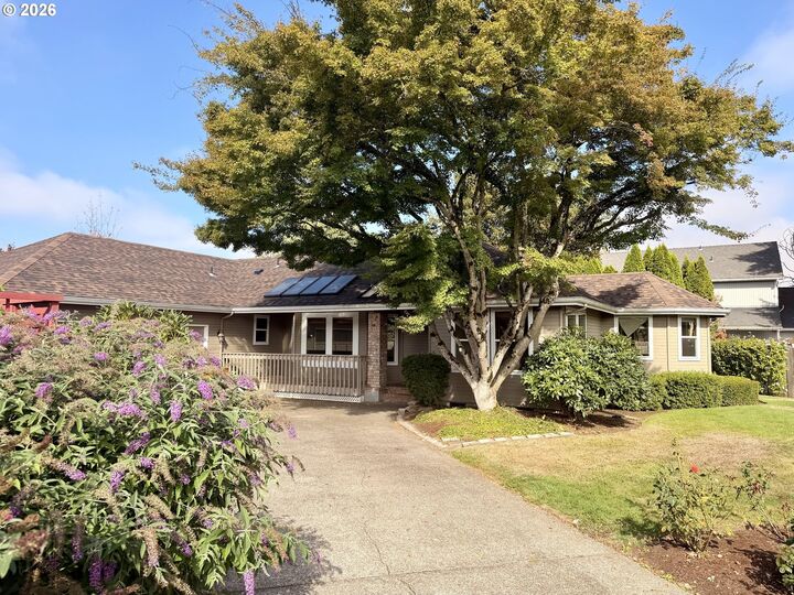 Property Photo: 2990 Gilham Rd OR 97408