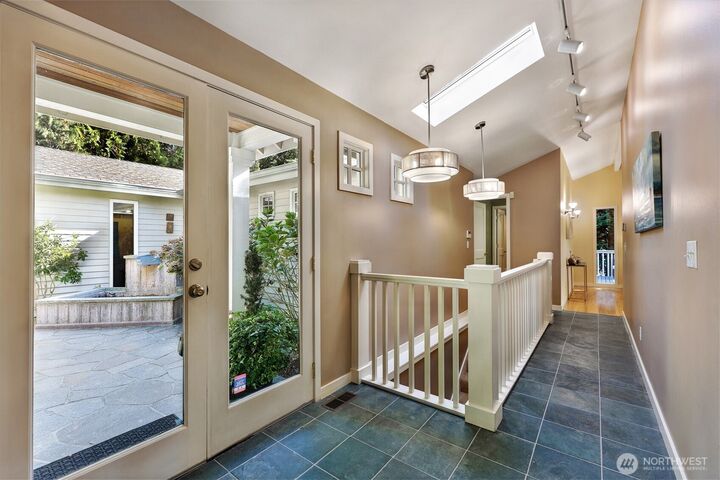 Property Photo: 6720 W Mercer Way WA 98040
