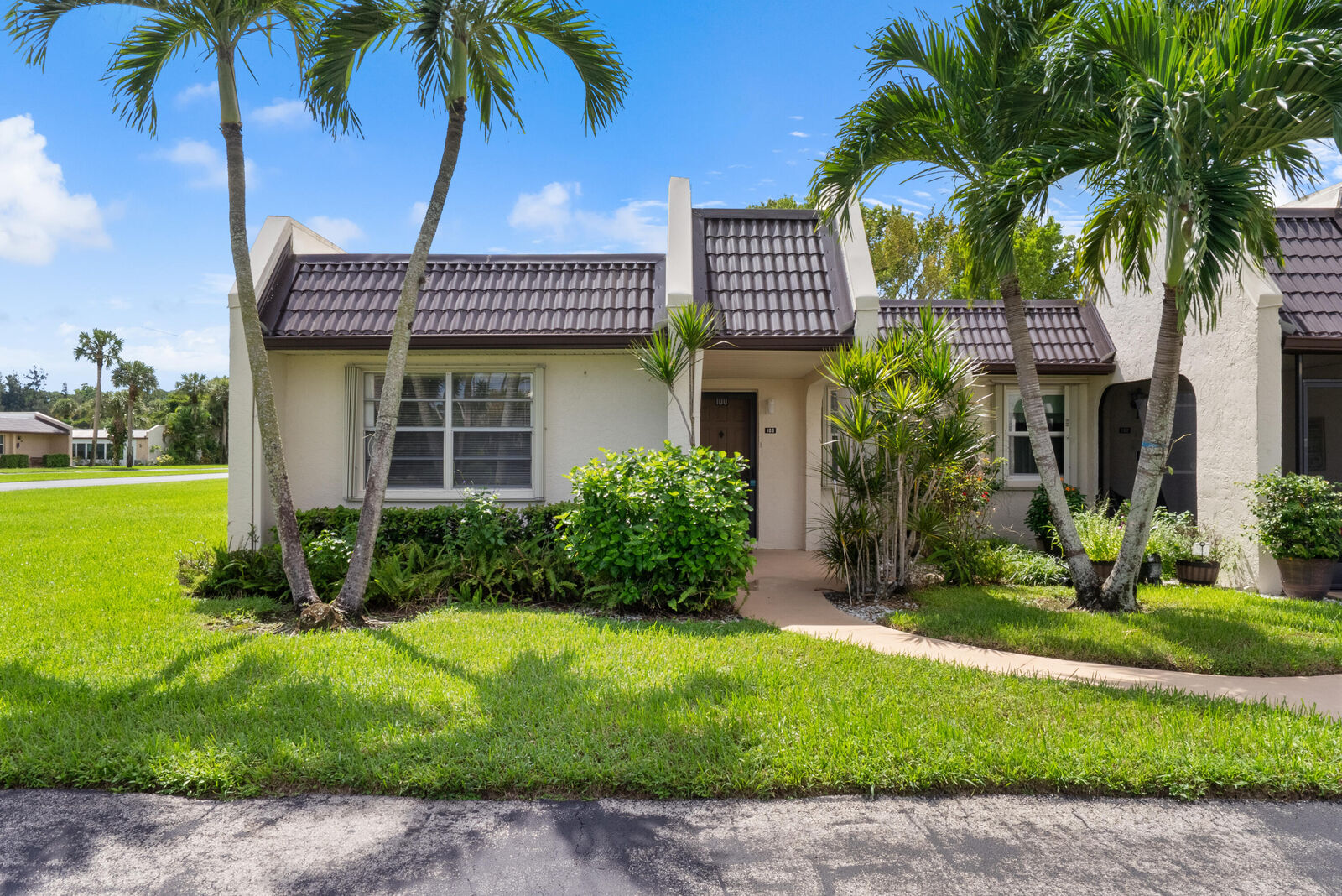Property Photo: 100 Lake Rebecca Drive FL 33411