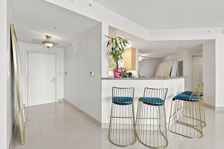 Property Photo:  6001 N Ocean Drive 503  FL 33019 