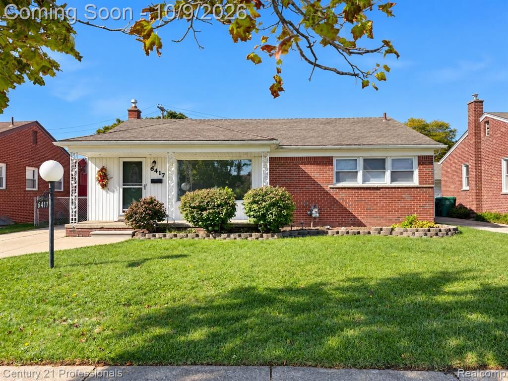 Property Photo:  6417 Hawthorne Street  MI 48135 