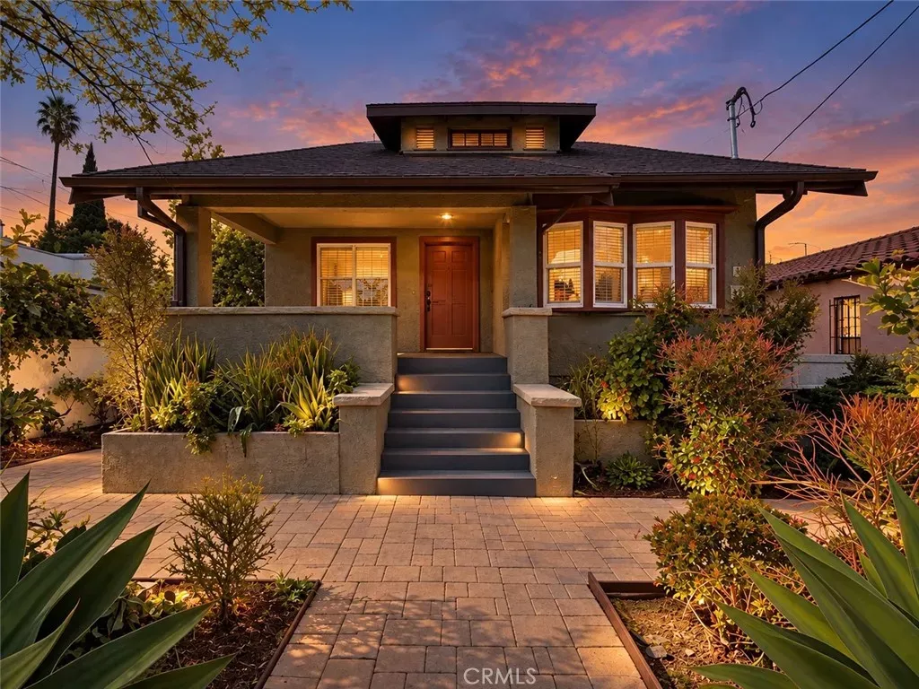Property Photo:  1411 Mohawk  CA 90026 