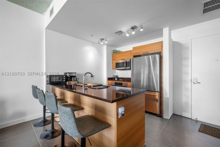 Property Photo: 3301 NE 1st Ave H2711 FL 33137