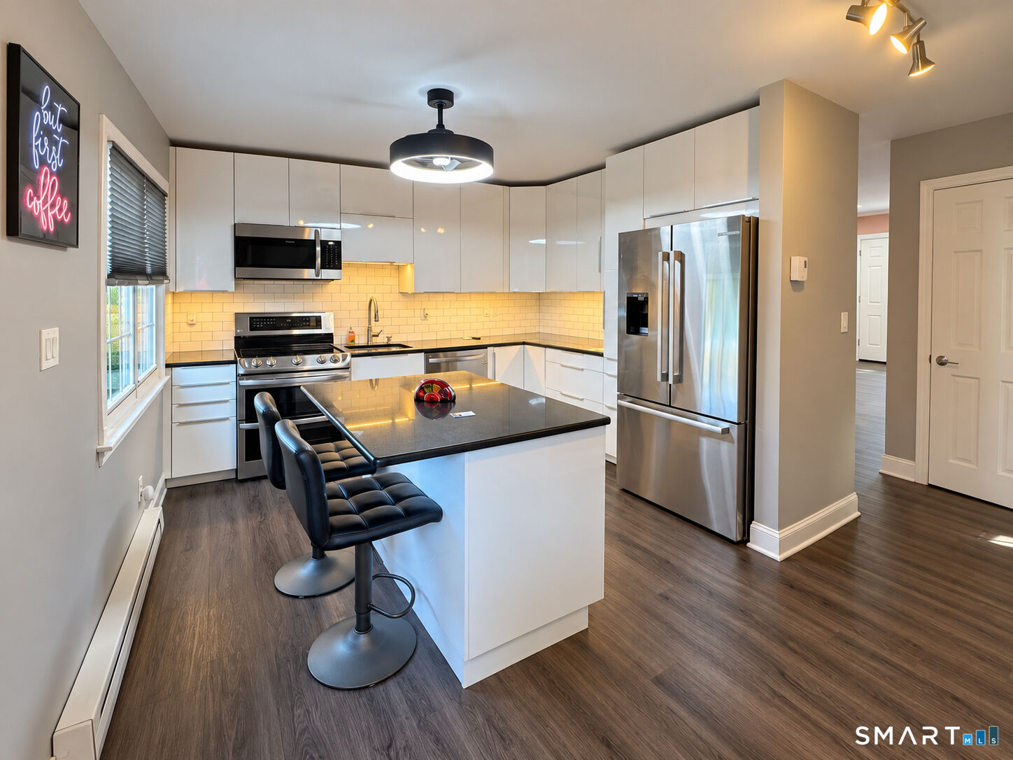 Property Photo:  240 Wardwell Street 19  CT 06902 