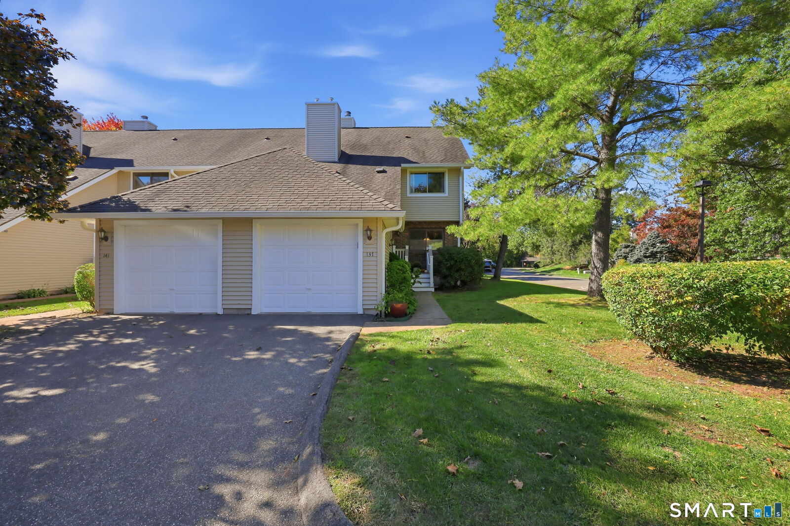 Property Photo:  137 Foxboro Drive 137  CT 06111 
