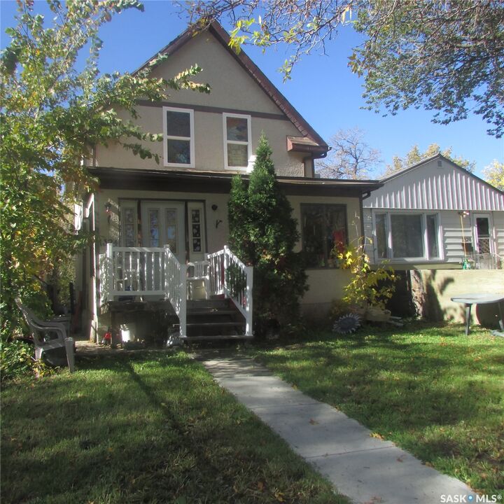 Property Photo:  1324 Montague Street  SK S4T 3H9 