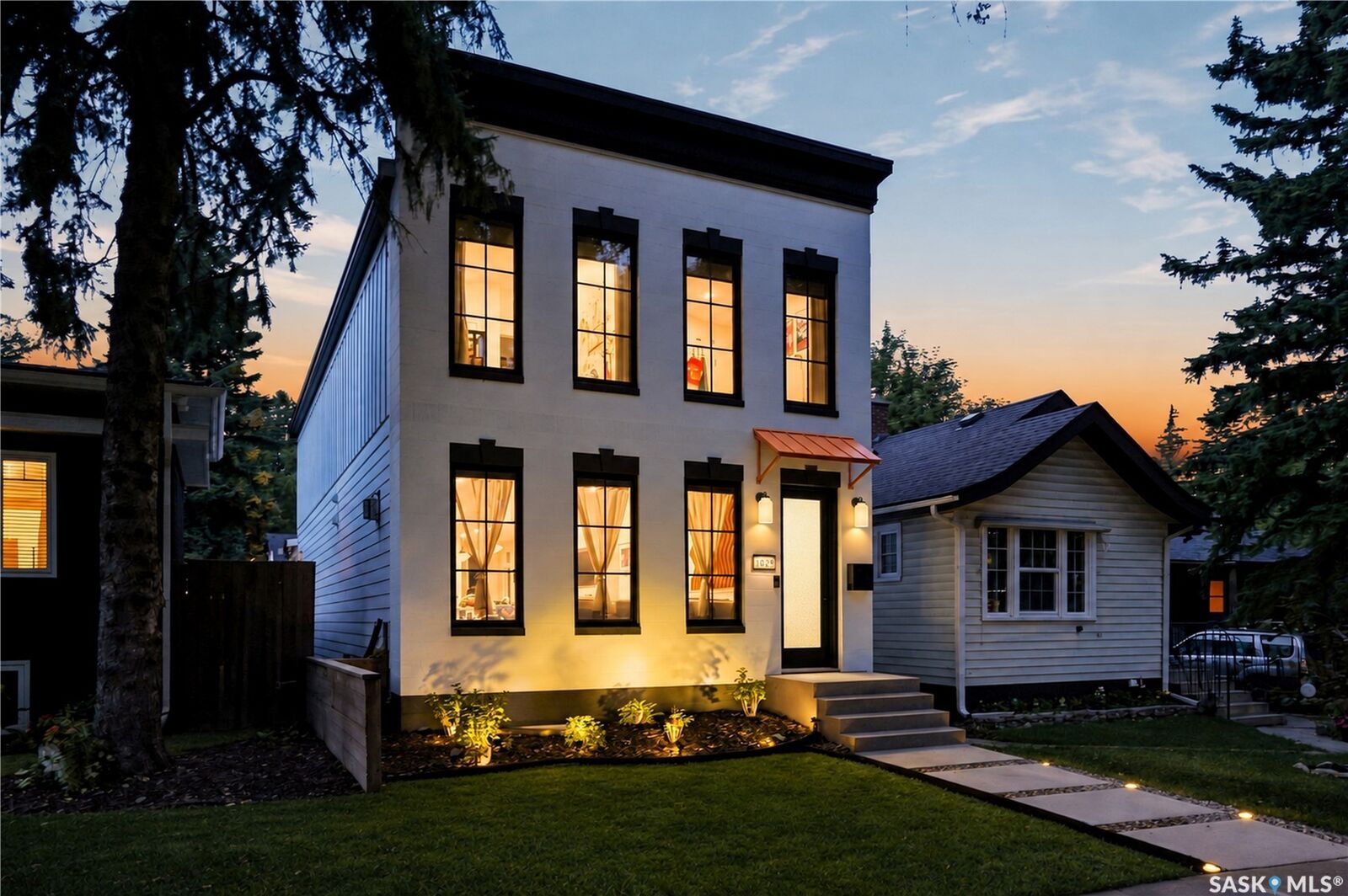 Property Photo:  1029 Colony Street  SK S7N 0S3 