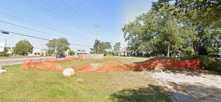 Property Photo:  2 Hillcourt Avenue  ON L1R 2T9 