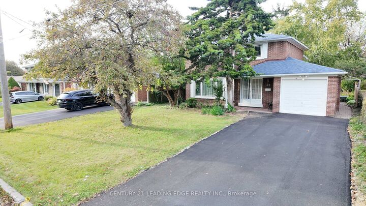 Property Photo: 39 Waddington Crescent ON M2J 2Z9