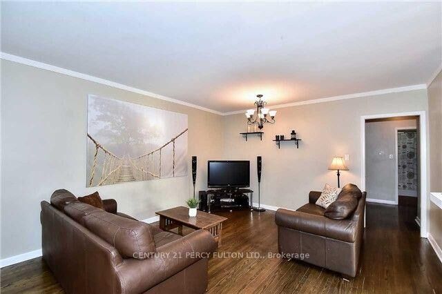Property Photo:  143 Tulloch Drive  ON L1S 2S7 