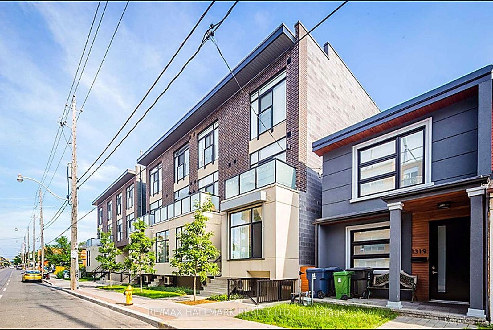 Property Photo:  1321 Gerrard Street E  ON M4L 1Y8 