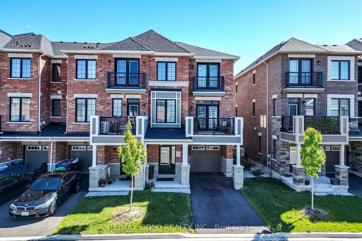 Property Photo:  13 Keppel Circle  ON L7A 0B6 