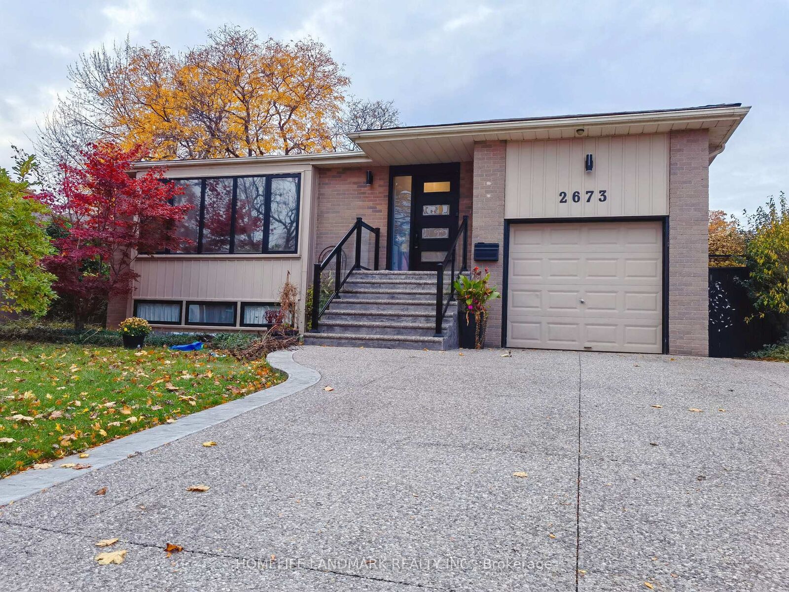 Property Photo:  2673 Constable Road  ON L5J 1W3 