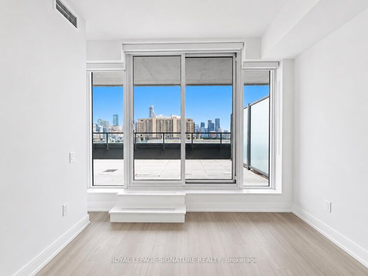 Property Photo:  664 Spadina Avenue 1005  ON M5S 0G4 