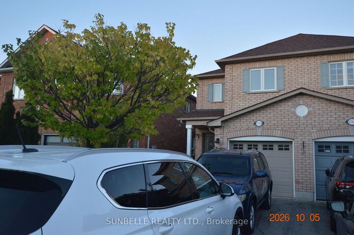 Property Photo:  5709 Volpe Avenue  ON L5V 3A5 