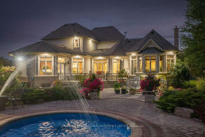 Property Photo:  776 Woodland Acres Crescent  ON L6A 1G2 