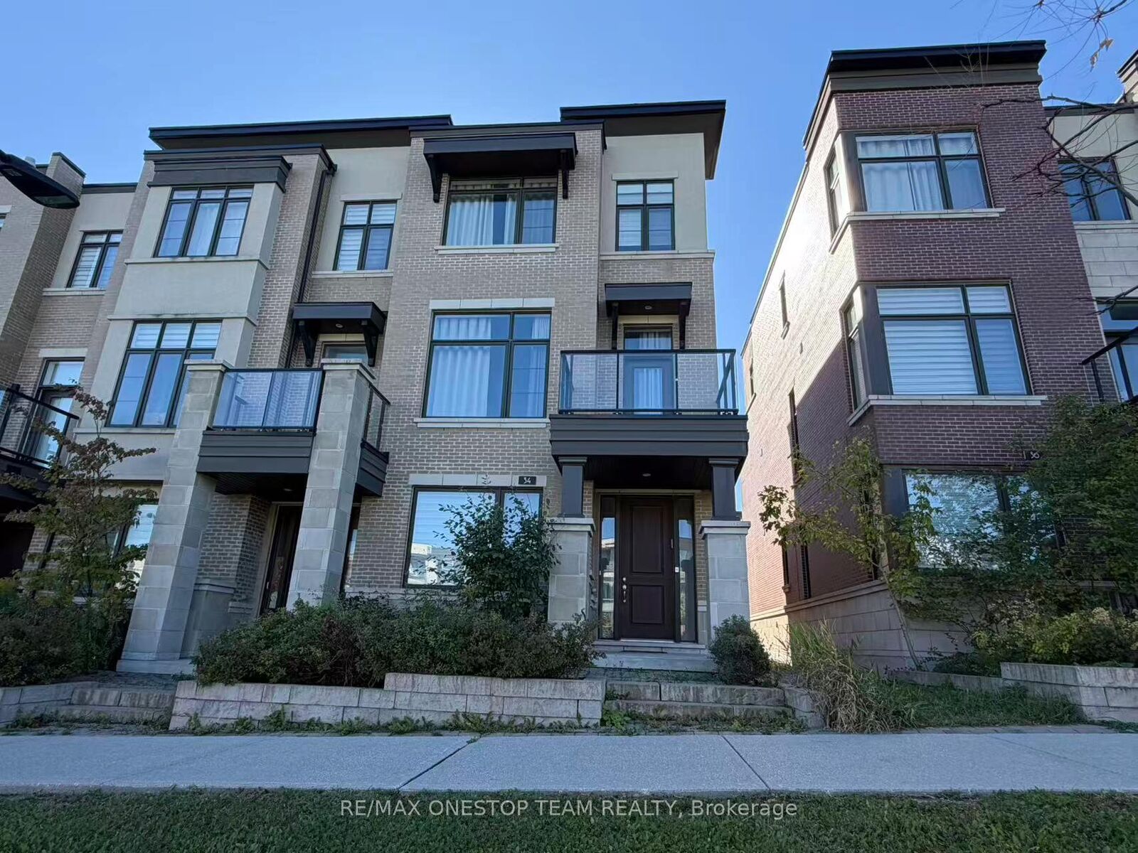 Property Photo:  34 Heriot Place  ON L6A 4Z8 