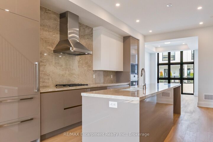 Property Photo:  138 East Street 4  ON L6L 0H9 