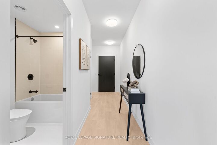 Property Photo:  117 Broadway Avenue 3102  ON M4P 1V3 