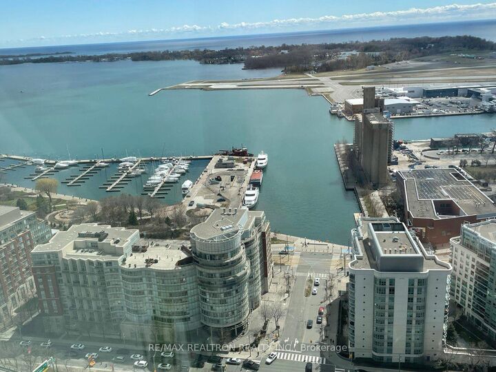 Property Photo:  75 Queens Wharf Road 4208  ON M5V 0J8 