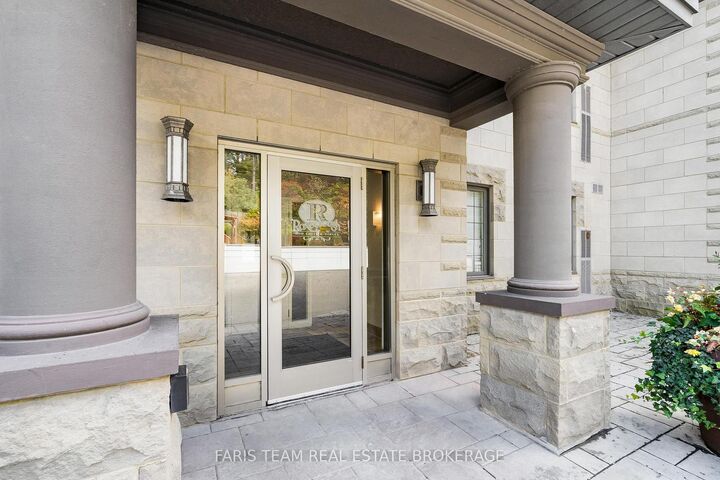 Property Photo:  200 Collier Street 101  ON L4M 1H7 