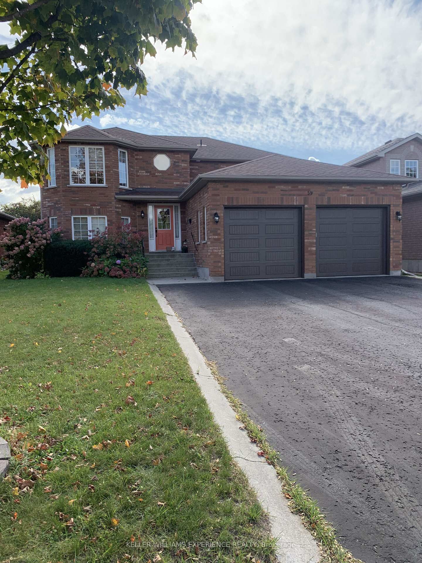 Property Photo: 59 Nicklaus Drive Upper Level ON L4M 6V7