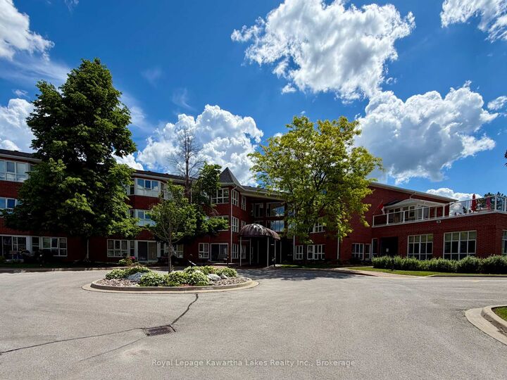 Property Photo:  4 Heritage Way 303  ON K9V 5Z2 