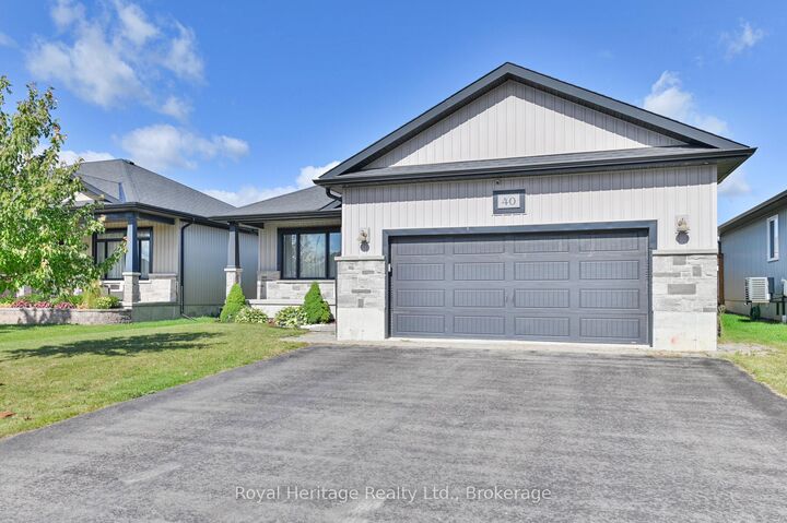 Property Photo:  40 Ambrosia Terrace  ON K8V 0G6 