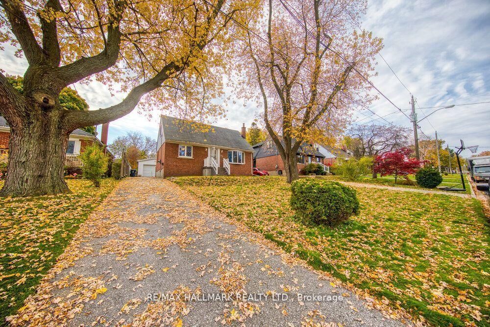 Property Photo:  31 Glen Muir Drive  ON M1M 2C6 