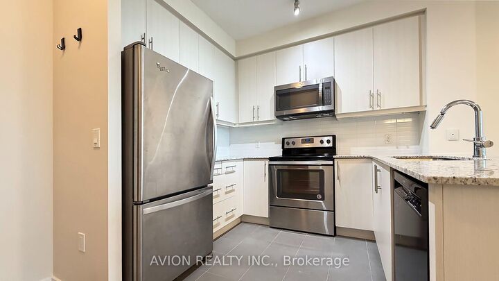 Property Photo:  3975 Grand Park Drive 1806  ON L5B 0K4 
