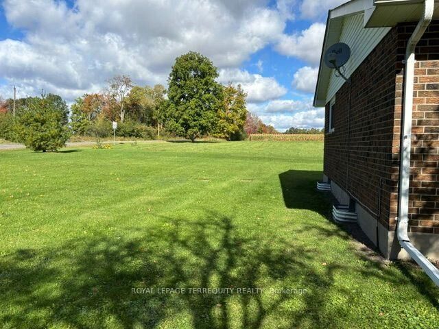 Property Photo:  320 Myrtle Road E  ON L1H 7K4 