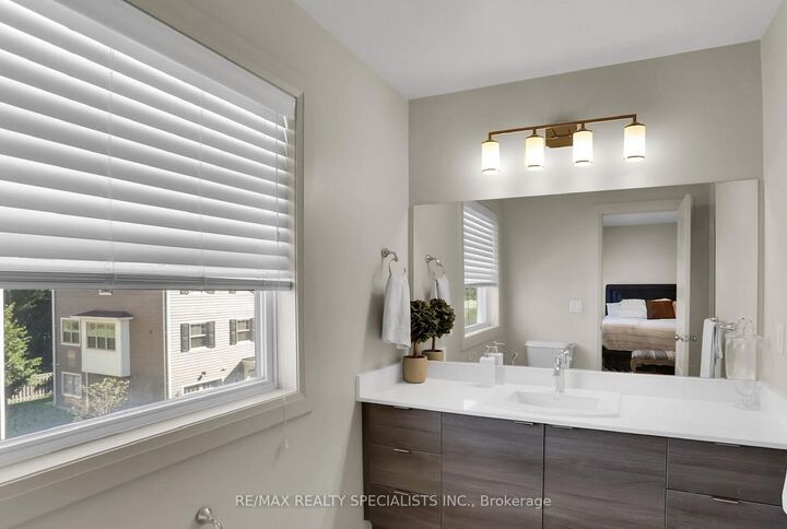 Property Photo:  1040 Coronation Drive 63  ON N6H 0B5 