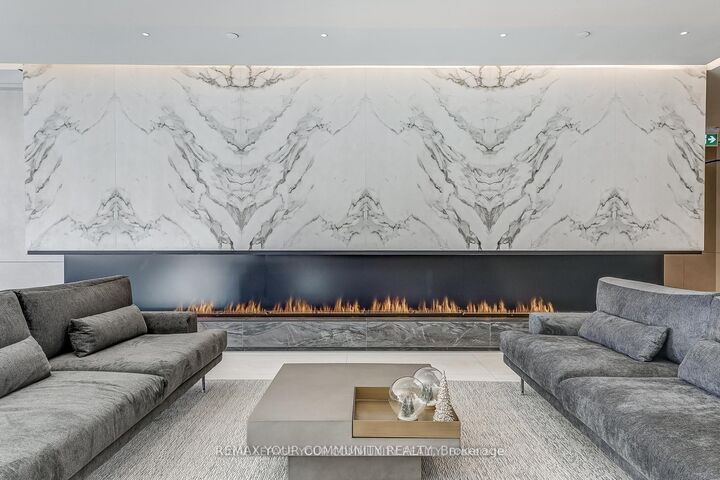 Property Photo:  30 Upper Mall Way 3006  ON L4J 0L7 