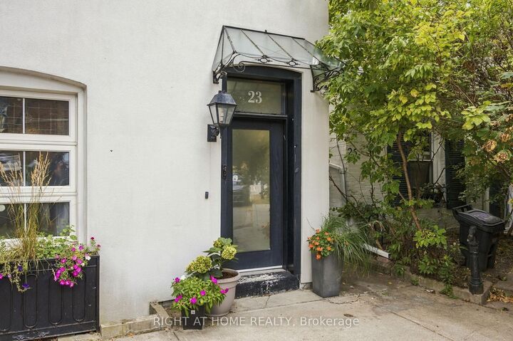 Property Photo:  23 New Street  ON M5R 1P7 