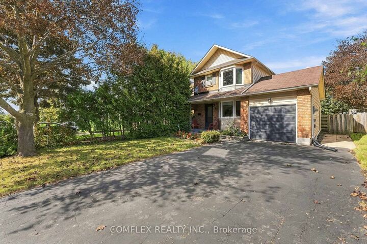 Property Photo:  18 Stanley Drive  ON L1A 3W6 