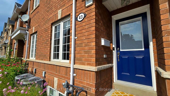 Property Photo:  43 Brickworks Lane Bl43  ON M6N 5H8 