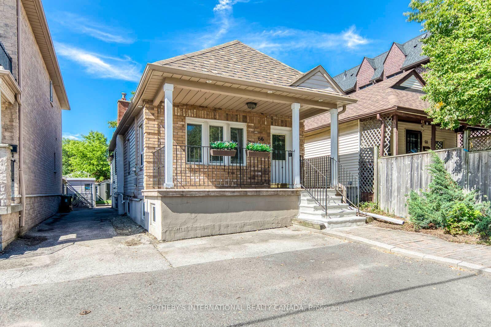 Property Photo:  66 Twenty Ninth Street  ON M8W 3B2 