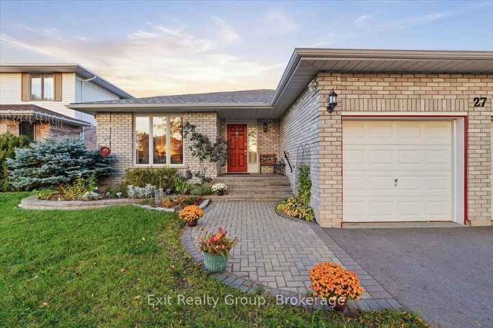 Property Photo:  27 Dungannon Drive  ON K8P 5E7 